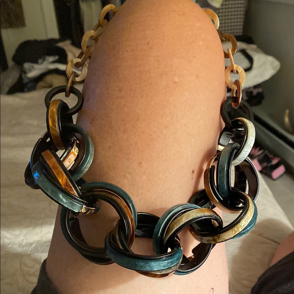 Fabulous Statement Necklace With Toggle Closure. - image 1